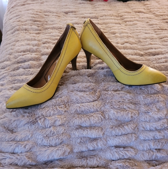 Calvin Klein Heels - Picture 4 of 8